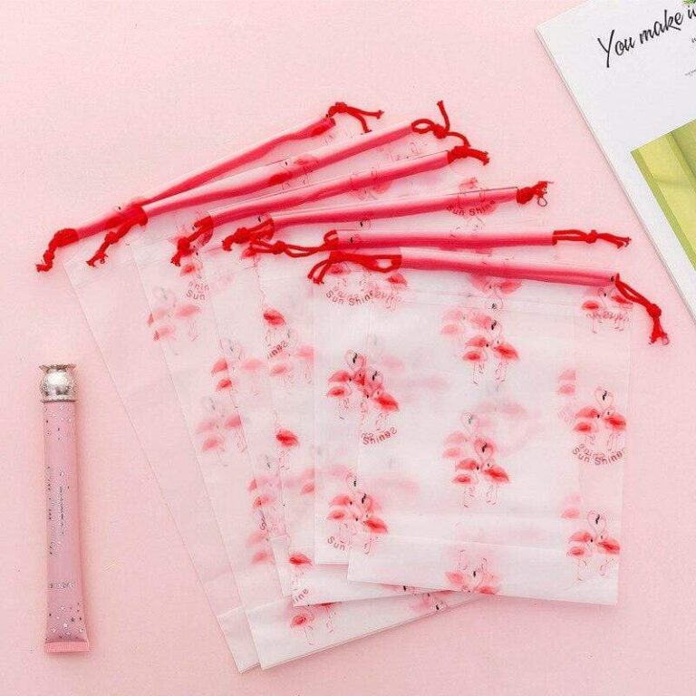 Alternative view of Genomskinlig plast sminkväska