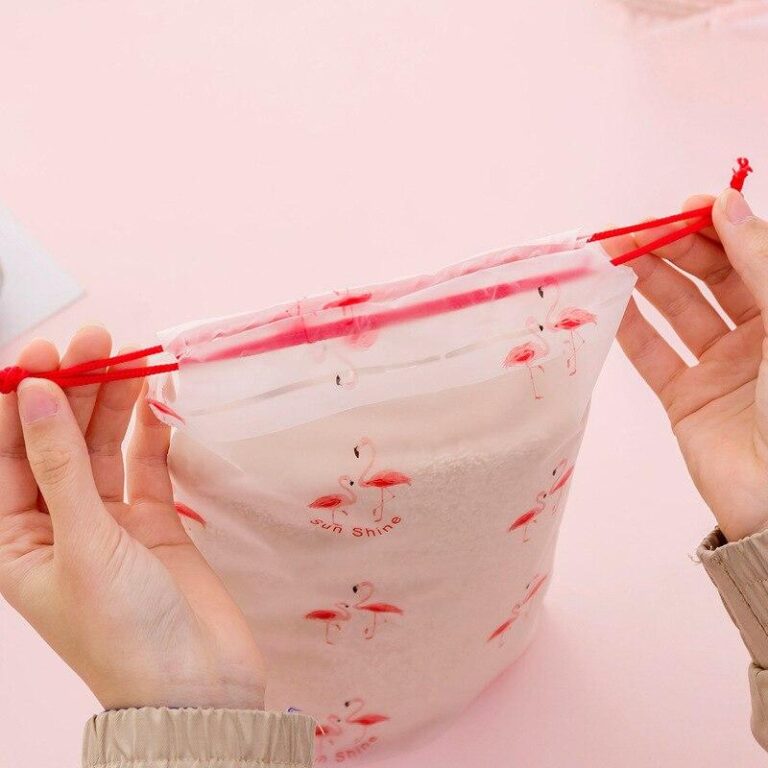 Genomskinlig plast sminkväska