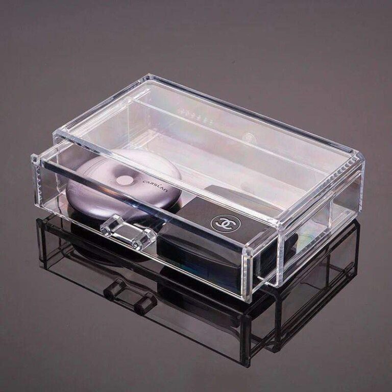 Genomskinlig sminkbox