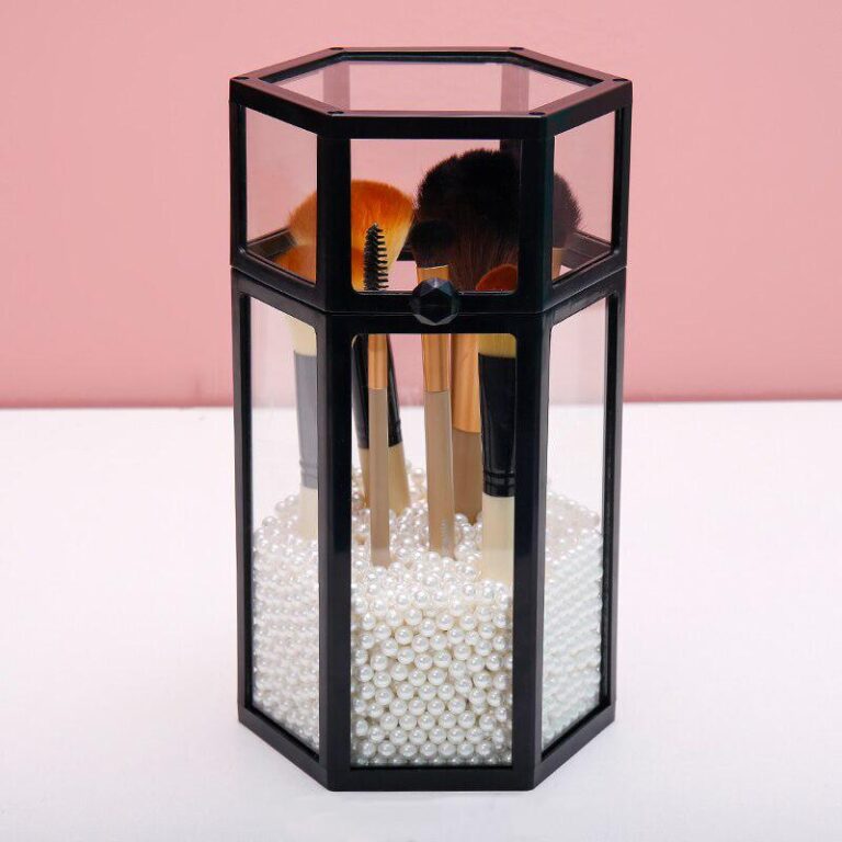 Alternative view of Genomskinlig sminkkruka