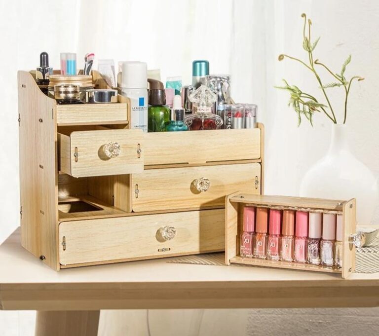 Alternative view of Handgjord sminkförvaring