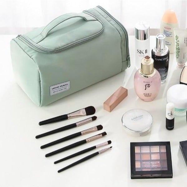 Alternative view of Rektangulär toalettartiklar väska