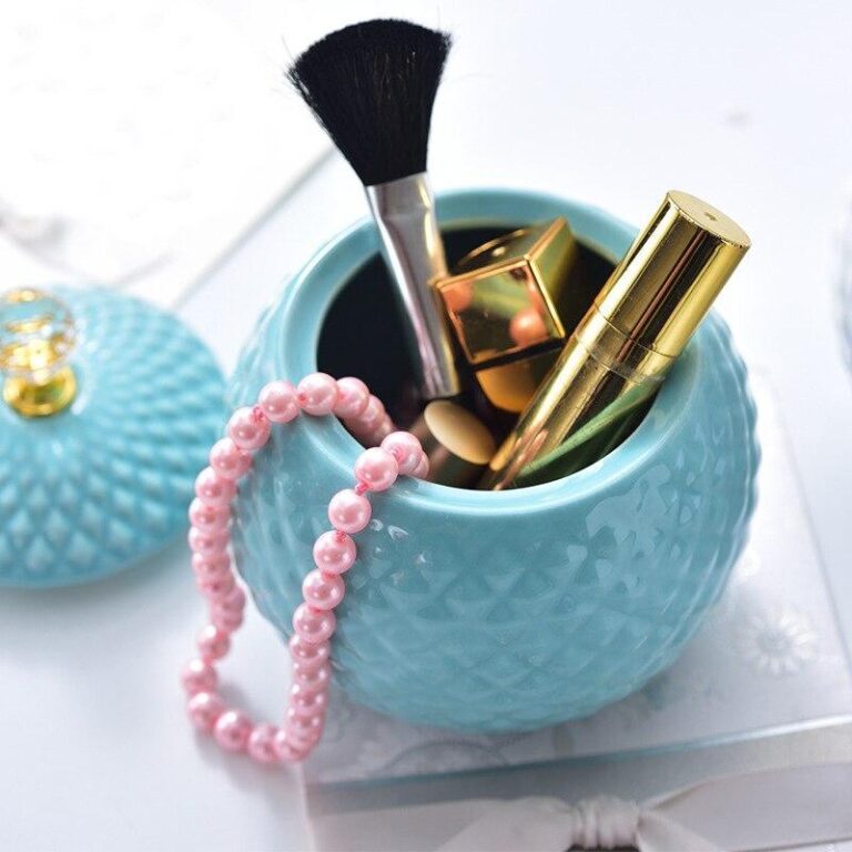 Alternative view of Runda sminkförvaring borstar