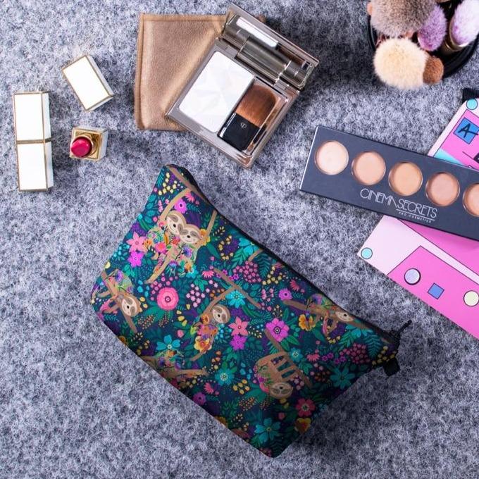 Alternative view of Sloth sminkpåse