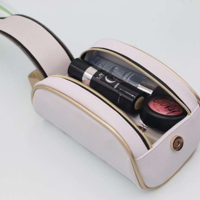 Alternative view of Sminkväska 2 fack