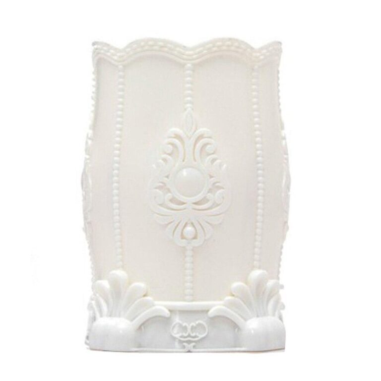 Utskurna sminkförvaring borstar