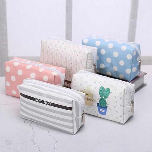 Vattentät sminkväska